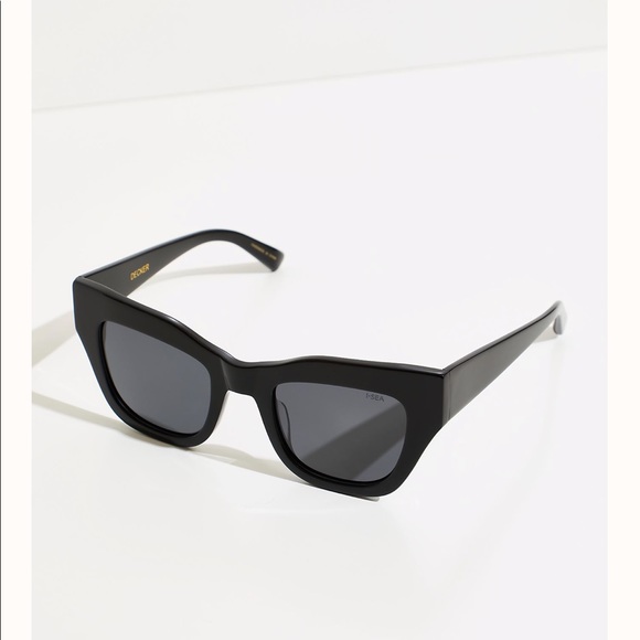 Free People polarized cat eye sunglasses